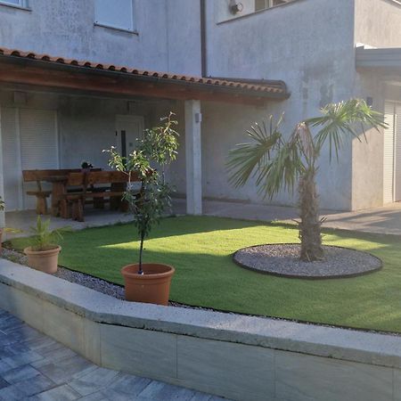 Apartments In Rijeka, Free Parking And Large Terrace, 15Min Drive From The Beach Экстерьер фото