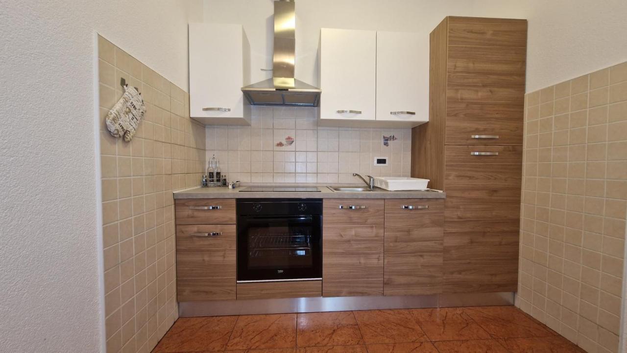 Apartments In Rijeka, Free Parking And Large Terrace, 15Min Drive From The Beach Экстерьер фото