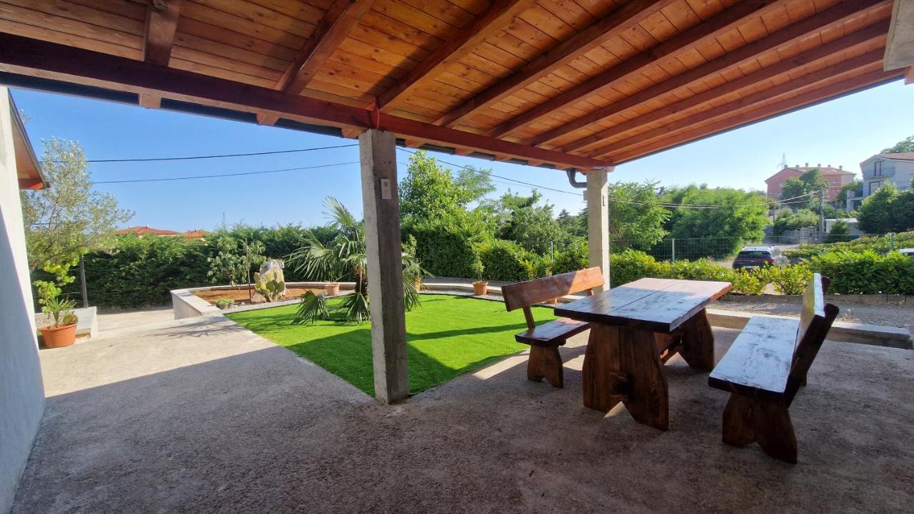 Apartments In Rijeka, Free Parking And Large Terrace, 15Min Drive From The Beach Экстерьер фото